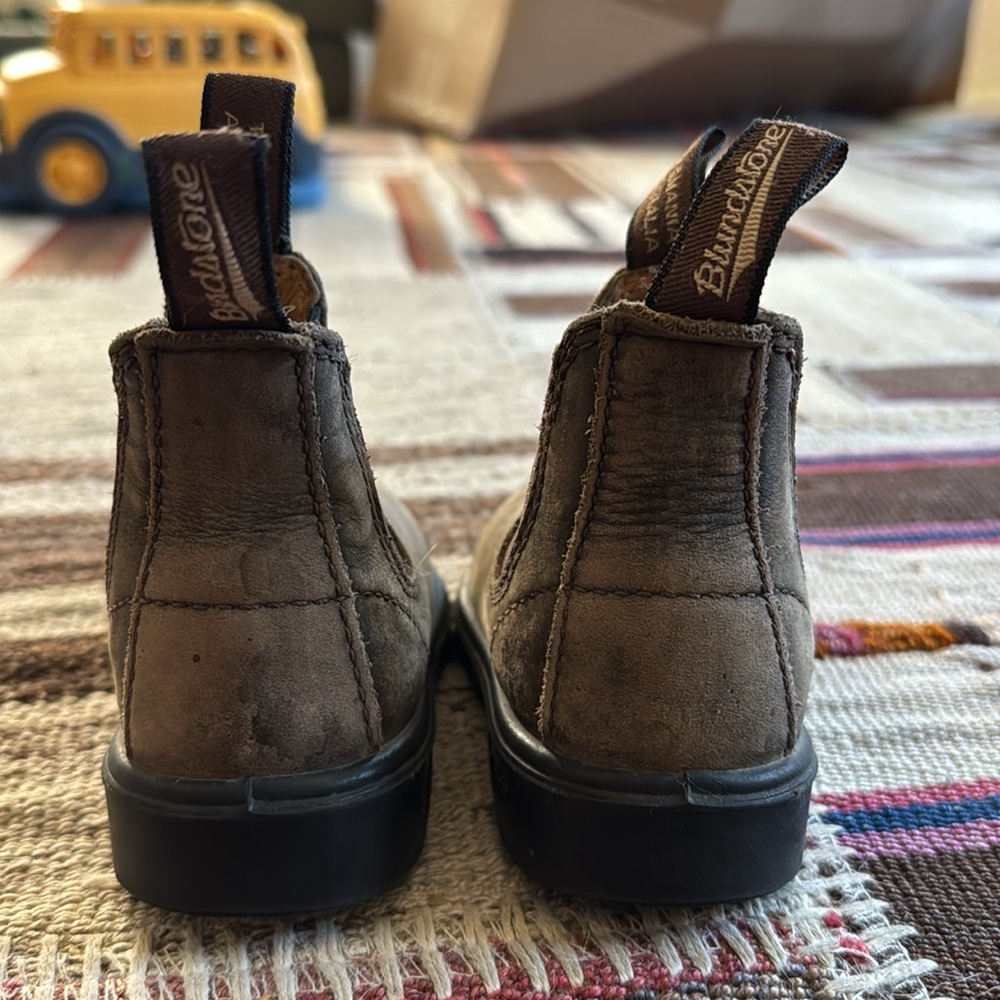Blundstone Kids Brown Chelsea Boots - Picture 3 of 4